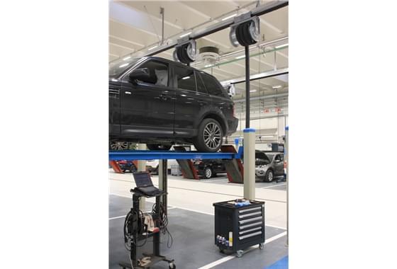 WORKY e Jaguar Land Rover una nuova realizzazione di prestigio in lombardia (4)